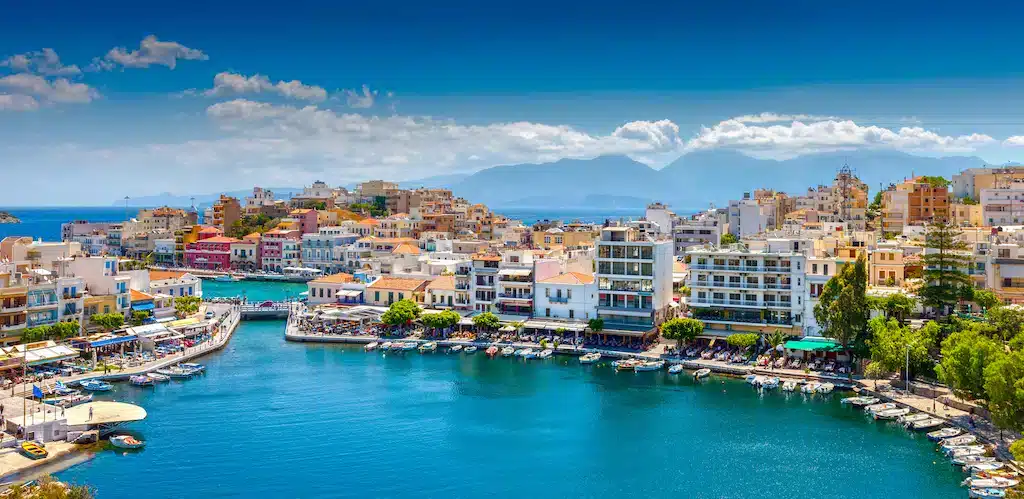Agios Nikolaos, alloggia in una località di mare nella Creta orientale