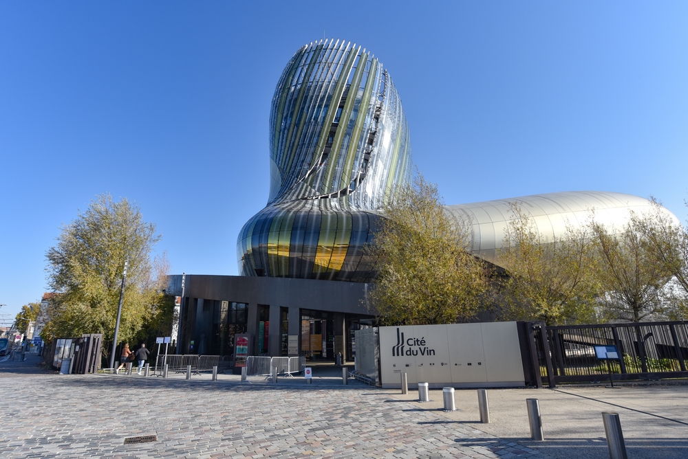Architettura moderna vicino alla Cité du Vin a Bassins à flot, Bordeaux