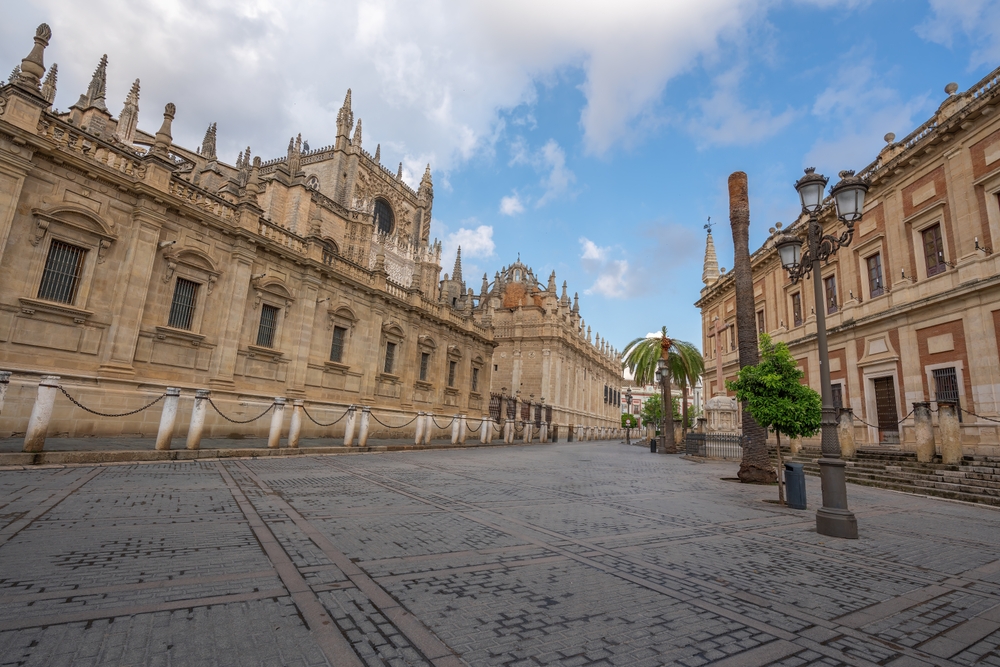 La cattedrale e l'Archivo General de Indias a Siviglia
