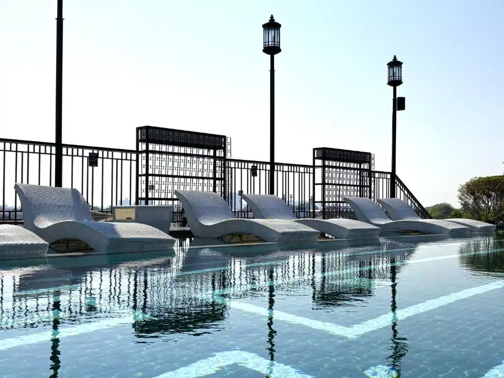Area piscina sul rooftop del Glory Boutique Suites Chiang Mai