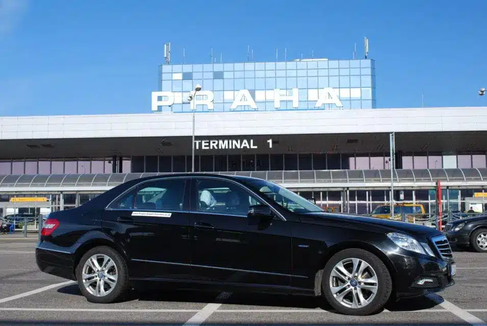 Autista privato dall'aeroporto di Praga