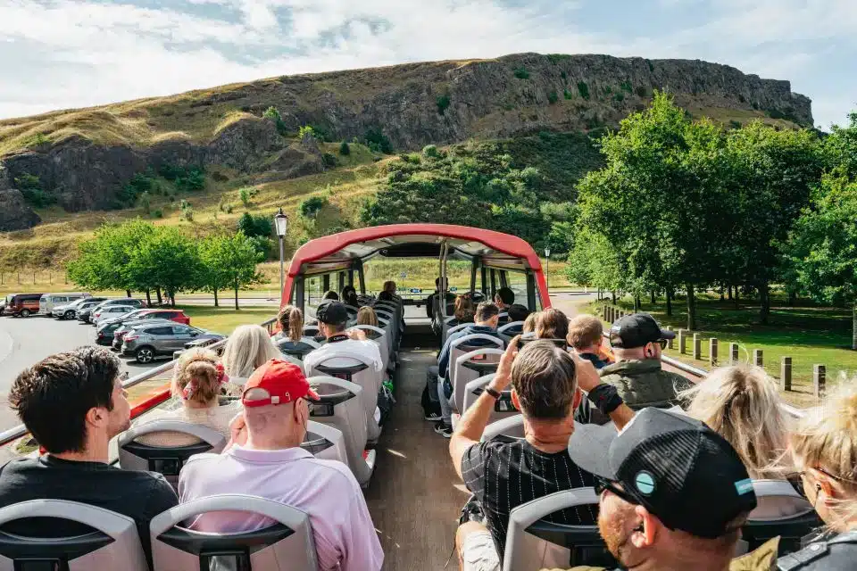 autobus hop on hop off attrazioni di edimburgo