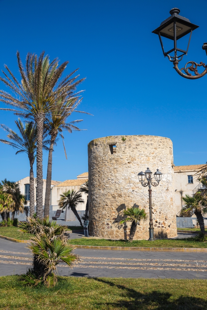 Le mura e i bastioni del centro storico di Alghero in Sardegna