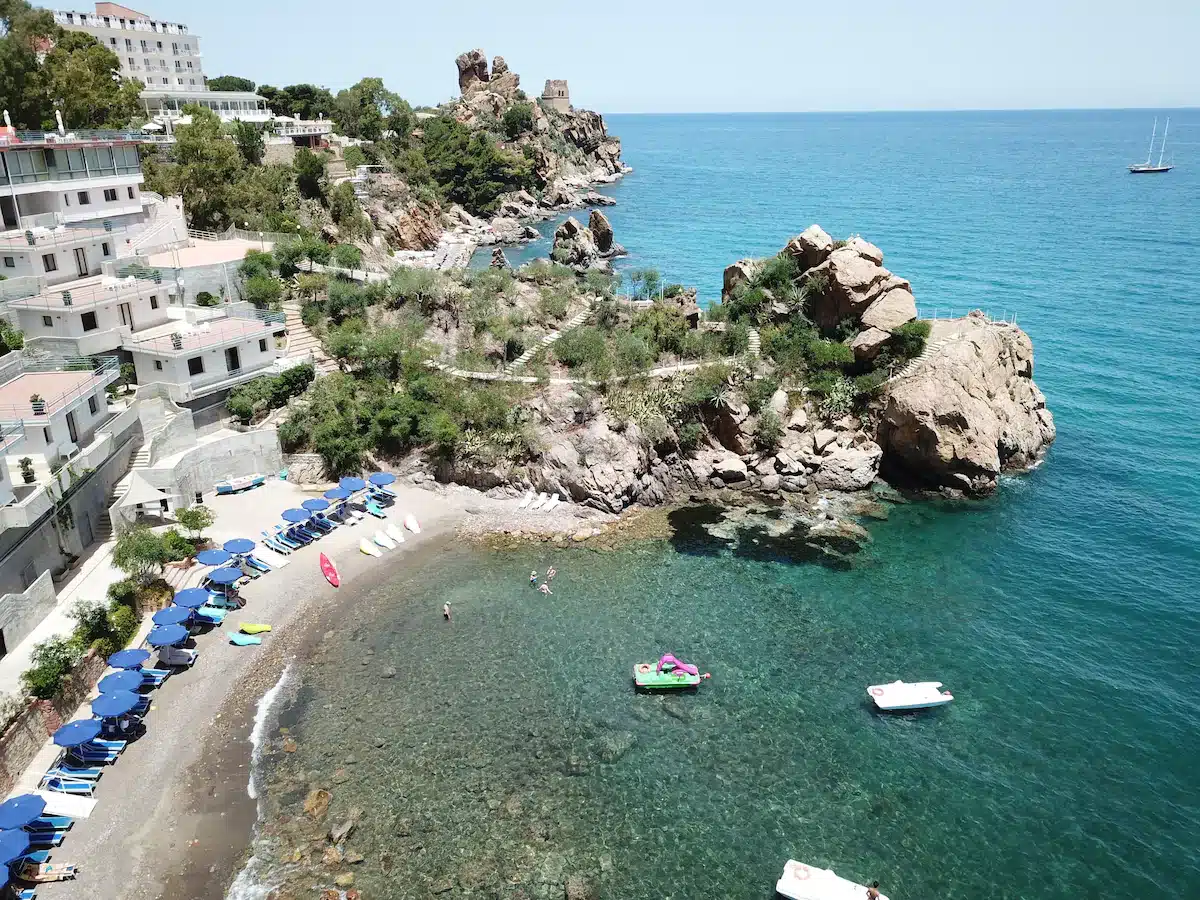 Blue Bay Hotel con spiaggia privata