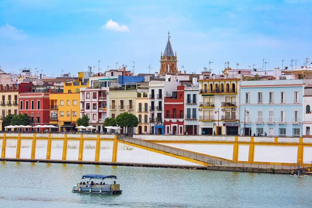 Calle Betis a Triana, sul fiume Guadalquivir a Siviglia