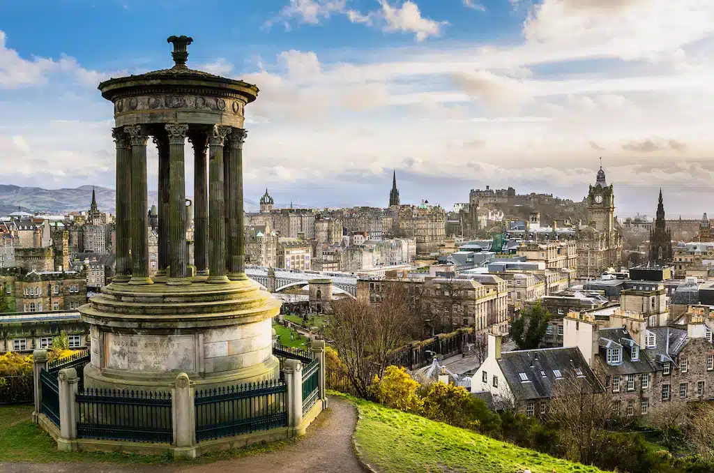 Calton Hill è uno dei posti più belli da visitare nella New Town