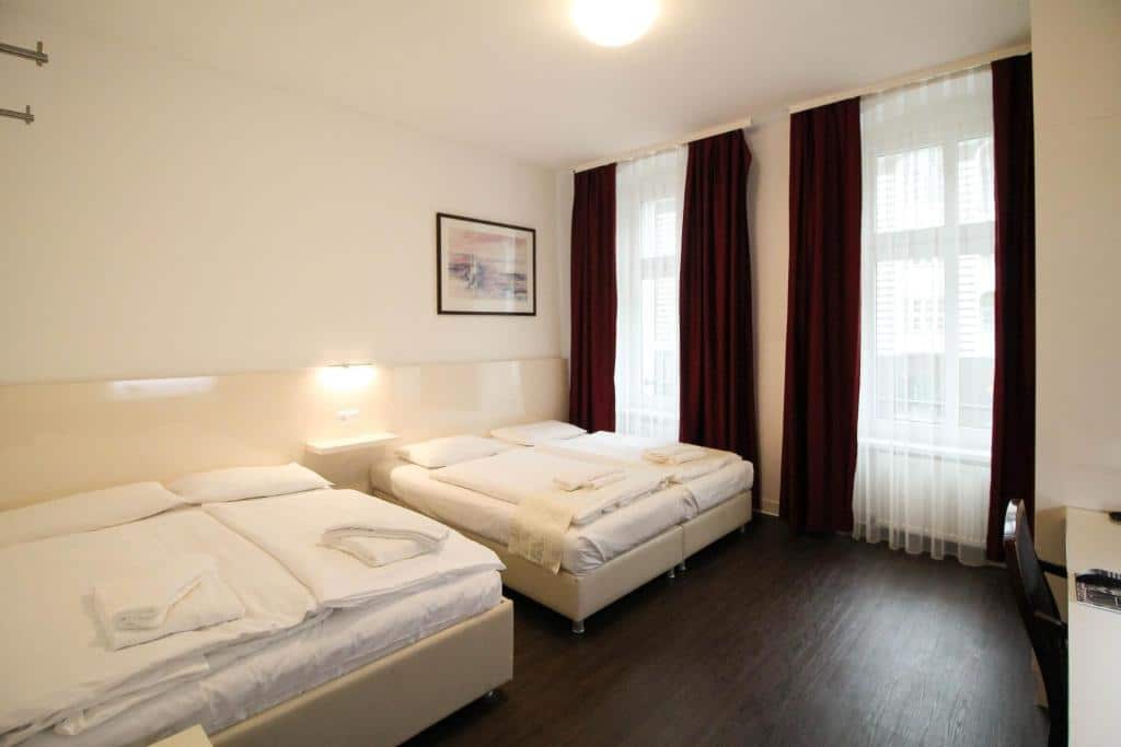 camera per quattro persone all'hotel prens