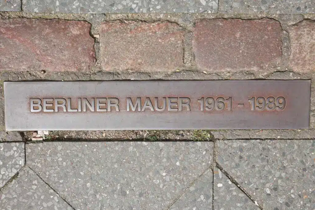 Cartello commemorativo del Muro di Berlino