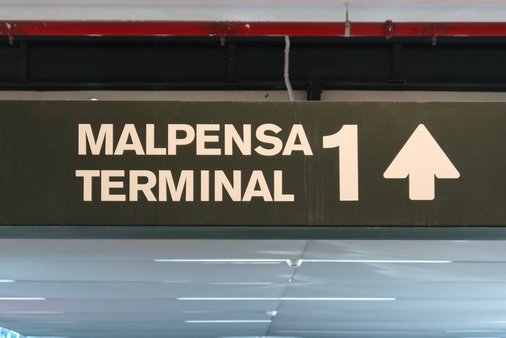 Cartello del Terminal 1 all'aeroporto di Milano Malpensa