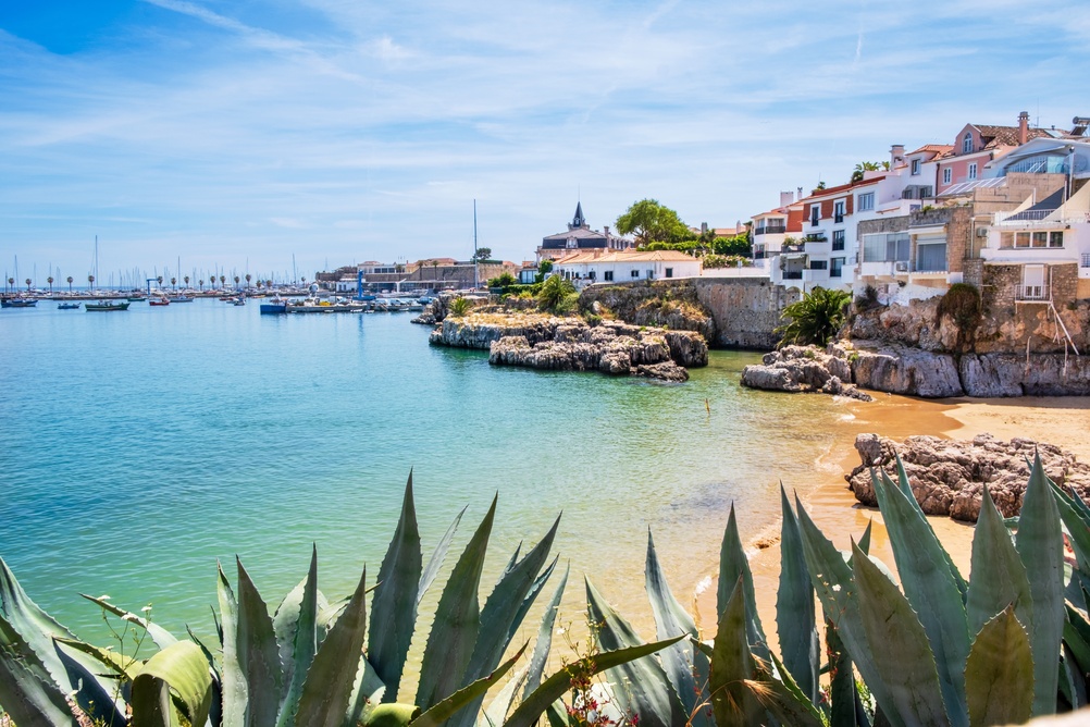Cascais sulla costa portoghese vicino a Praia da Rainha