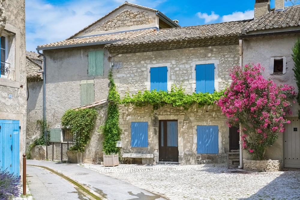 Case antiche nel paese di Saint-Rémy-de-Provence, nel sud della Francia