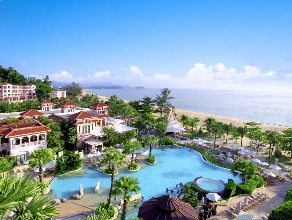 Centara Grand Beach Resort Phuket, hotel per famiglie a Karon