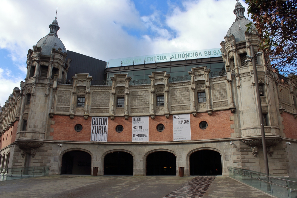 Il centro culturale Azkuna Zentroa a Indautxu a Bilbao