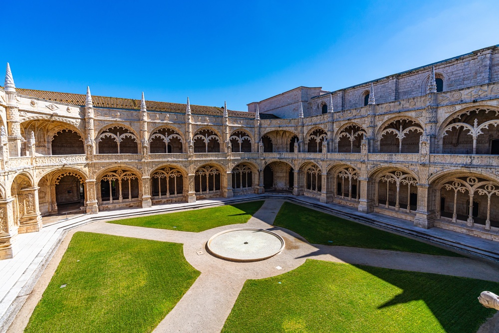 Il chiostro del Monastero dos Jerónimos a Belém, Lisbona