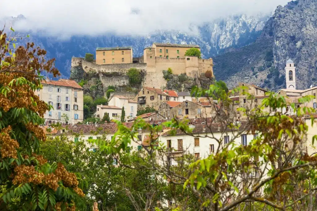 Corte, la zona migliore dove alloggiare nell'entroterra della Corsica