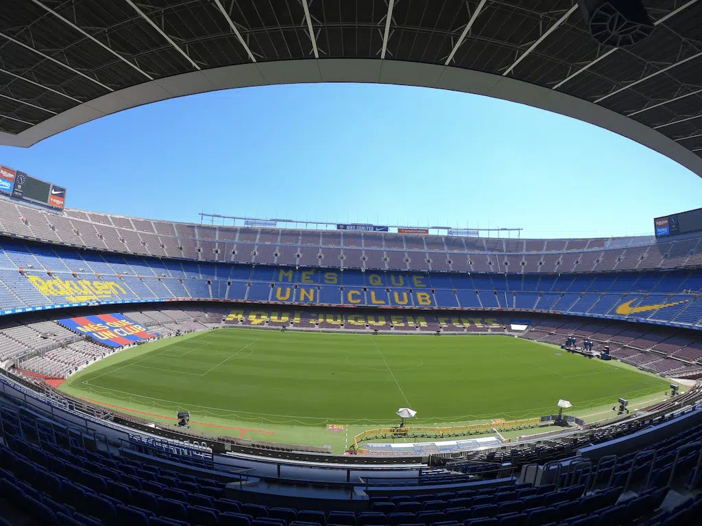 cosa fare a barcellona per gli appassionati di calcio - camp nou barcellona