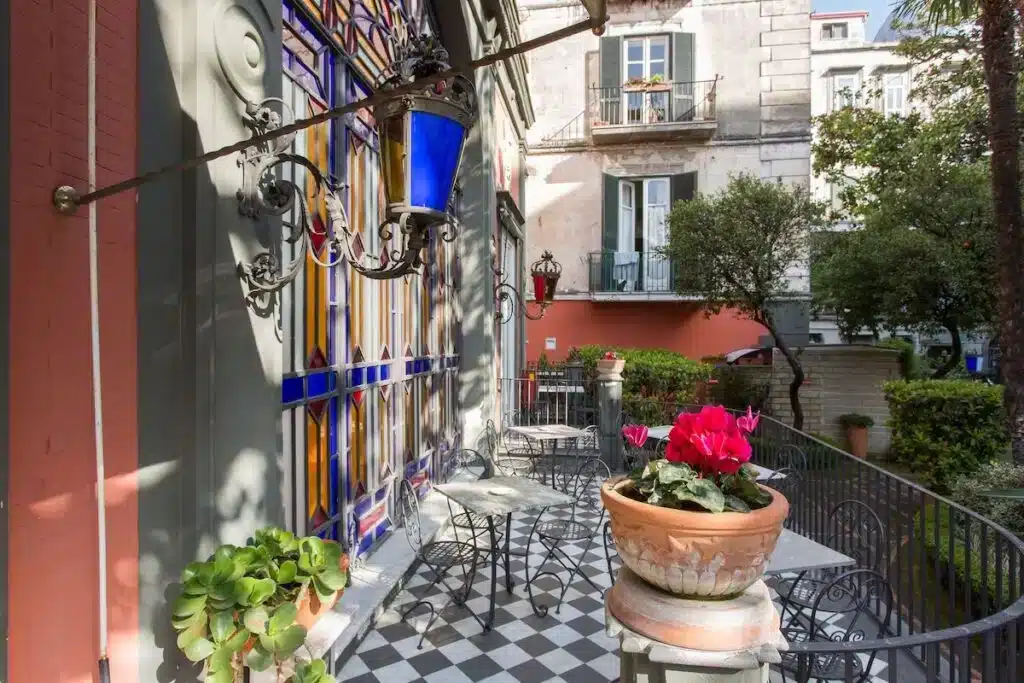 Costantinopoli 104, hotel a Napoli con piscina
