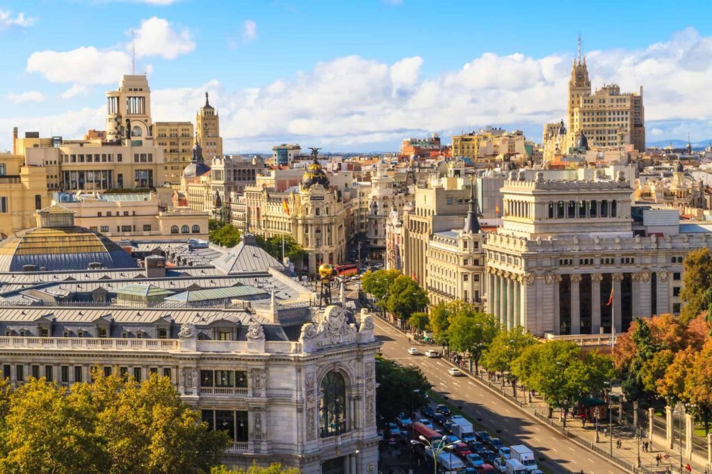 Dall'aeroporto di Madrid al centro: treni, bus e taxi
