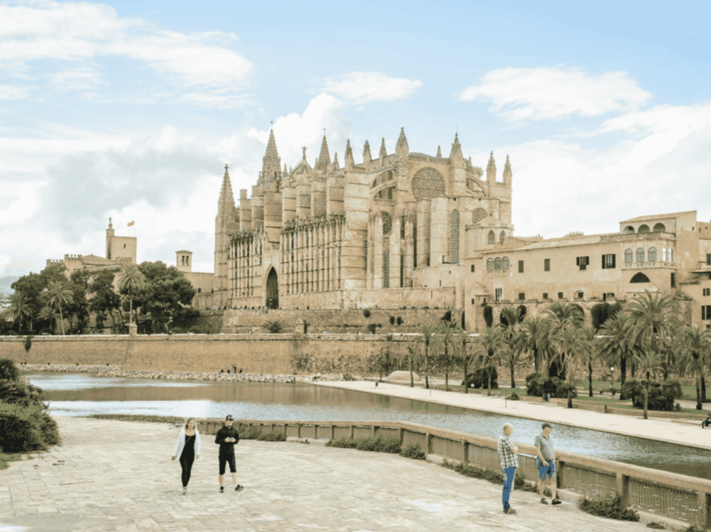 Dall'aeroporto di Palma di Maiorca alla città e al tuo hotel