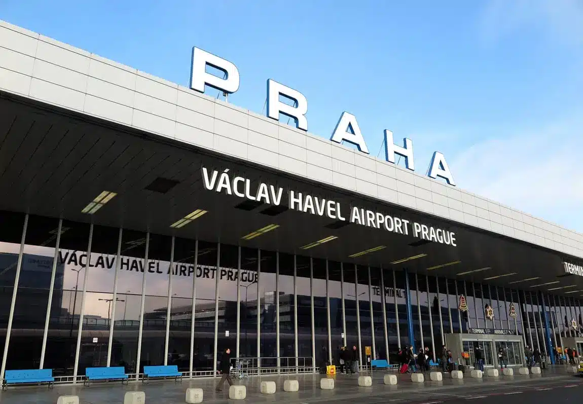 Dall'aeroporto di Praga al centro: treni, bus e taxi