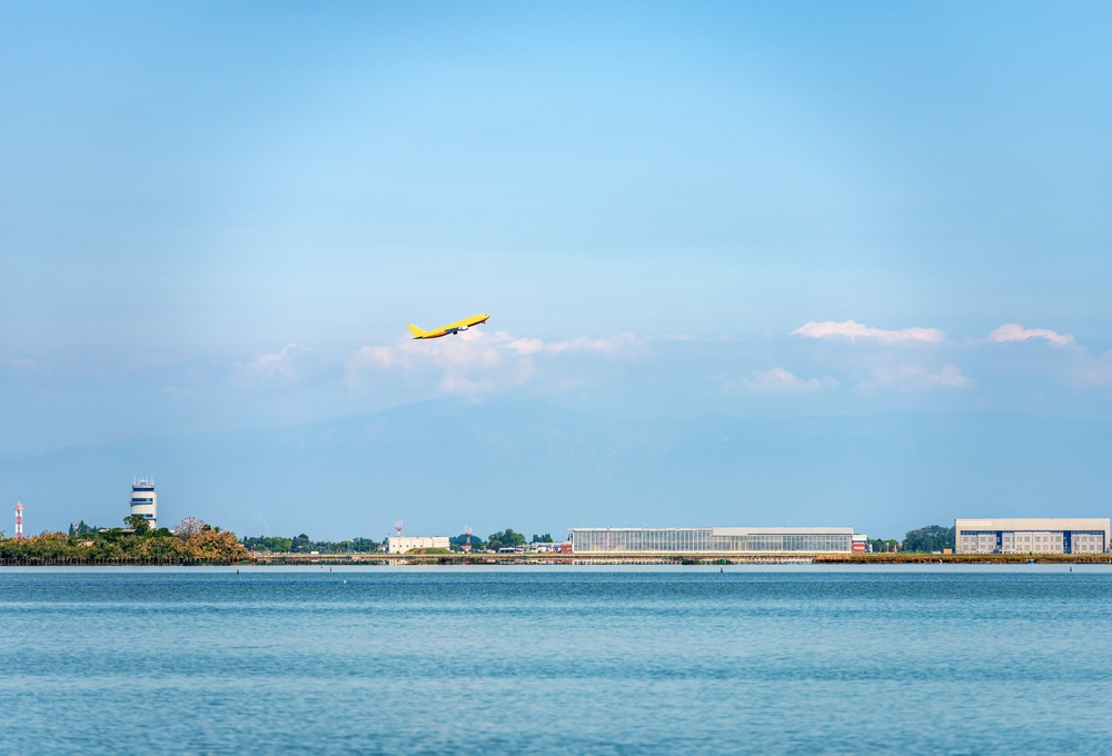 Dall'aeroporto di Venezia al centro: treni, bus e taxi