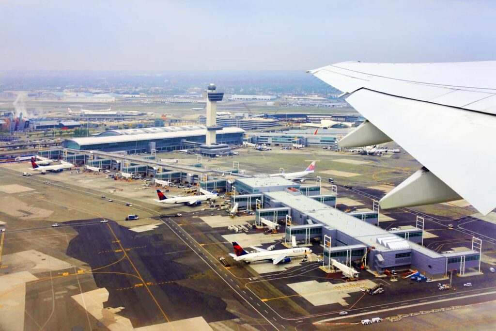 Dall'aeroporto JFK a Manhattan: treni, bus e taxi