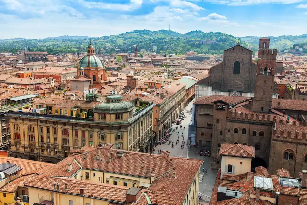 Dove dormire a Bologna? Le 4 zone migliori dove alloggiare