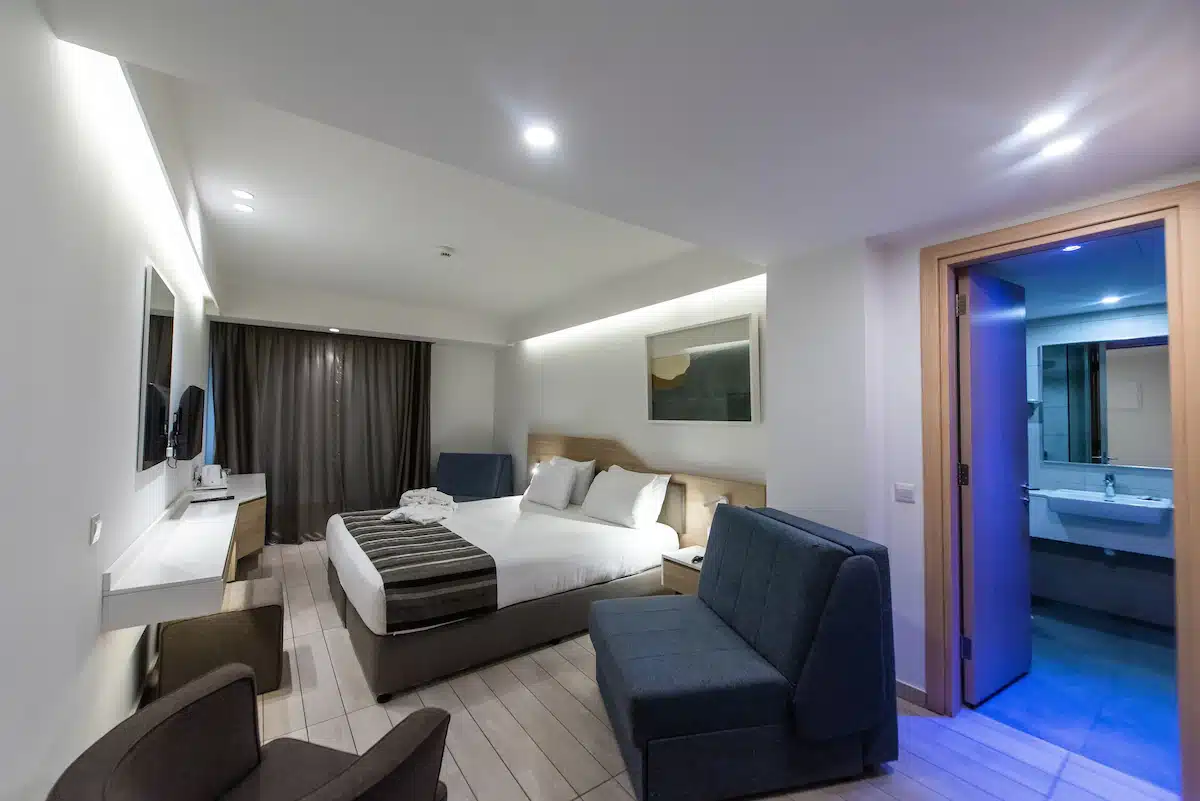 evalena beach hotel protaras