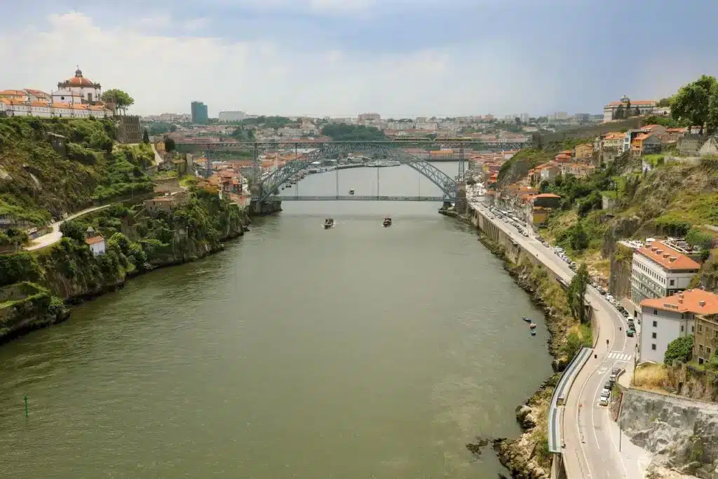Il fiume Douro a Porto, Portogallo.