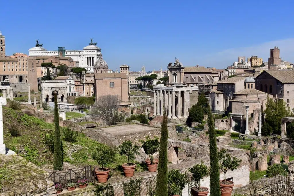 Foro Romano, una delle cose da fare a Roma Foro Romano, una delle cose da fare a Roma