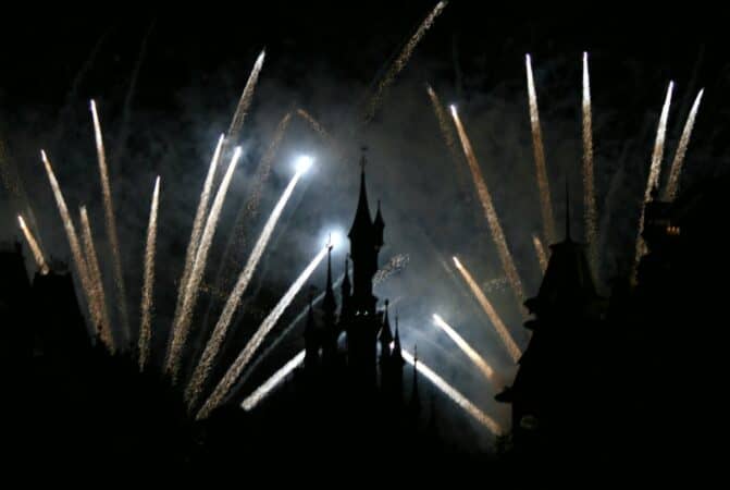 Fuochi d'artificio serali a Disneyland Paris Fuochi d'artificio serali a Disneyland Paris