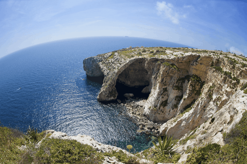 La Grotta Azzurra sulla costa meridionale di Malta