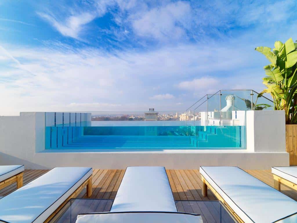 H10 Madrid, piscina sul tetto