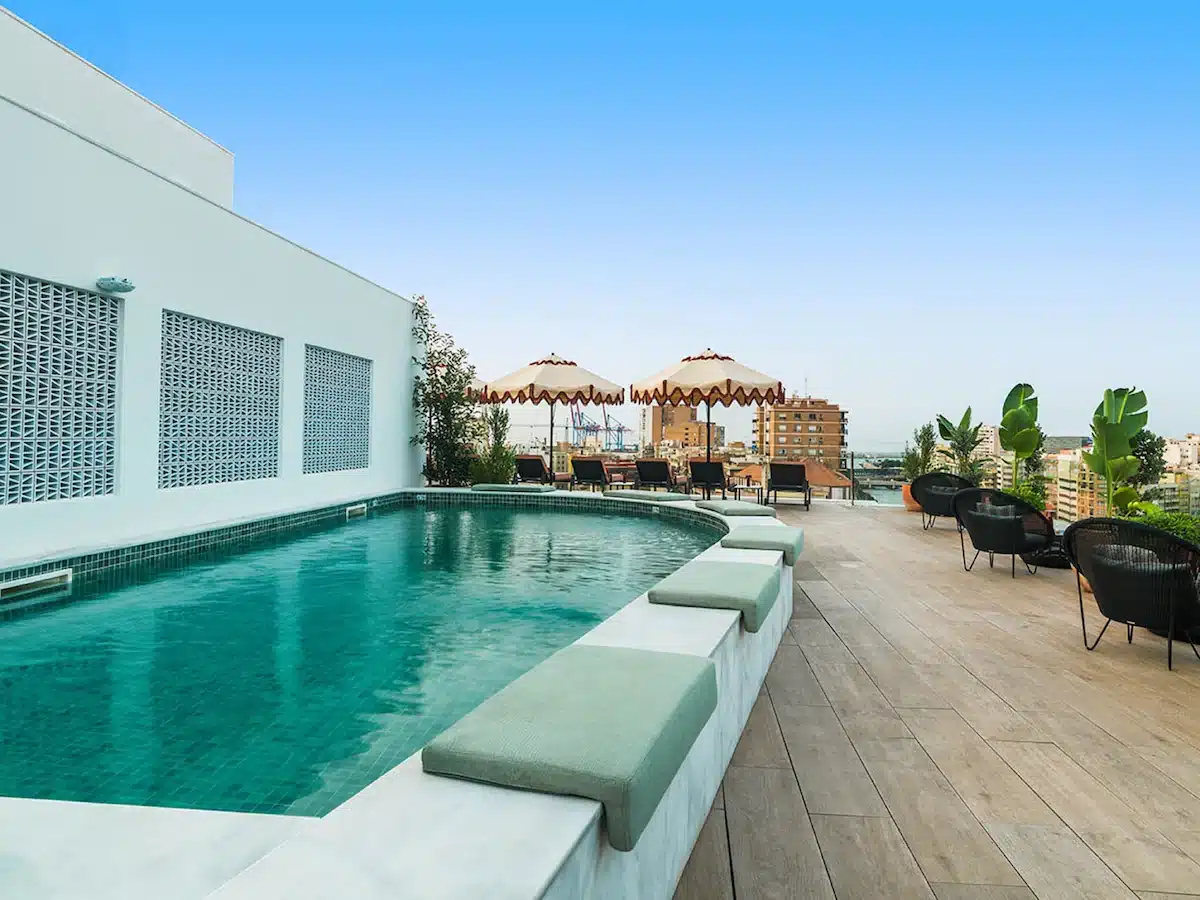 H10 Malaga, hotel con piscina sul tetto nel Centro Histórico
