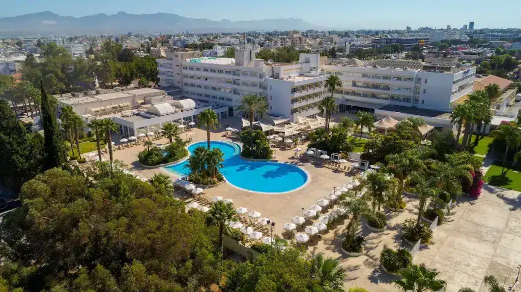 Hilton Nicosia, il posto migliore dove alloggiare con piscina