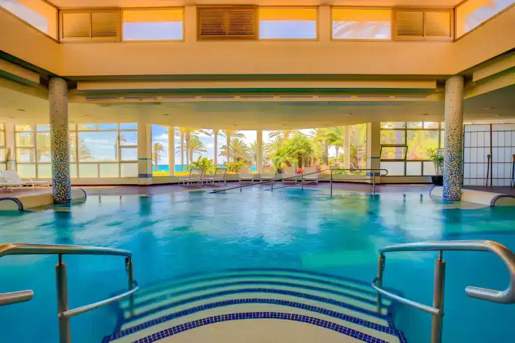 Hotel con piscina coperta e spa a Costa Calma