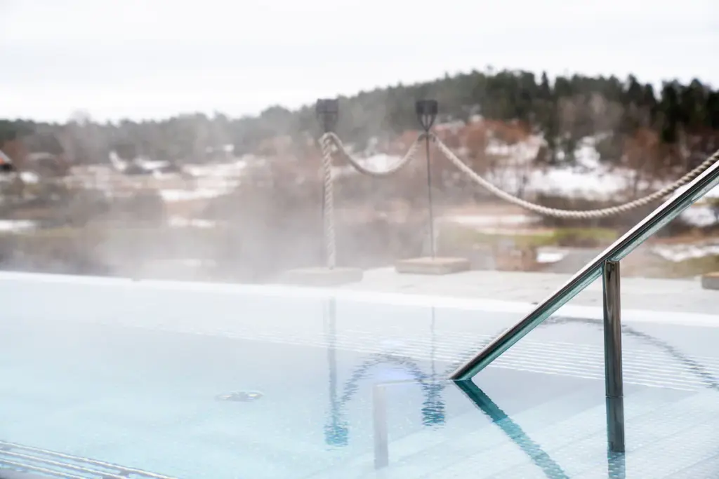 hotel con piscina esterna vicino a Stoccolma