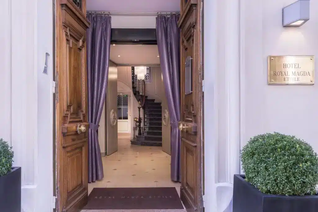 Hotel Magda Champs Elysées, hotel economico nella migliore zona dello shopping di Parigi