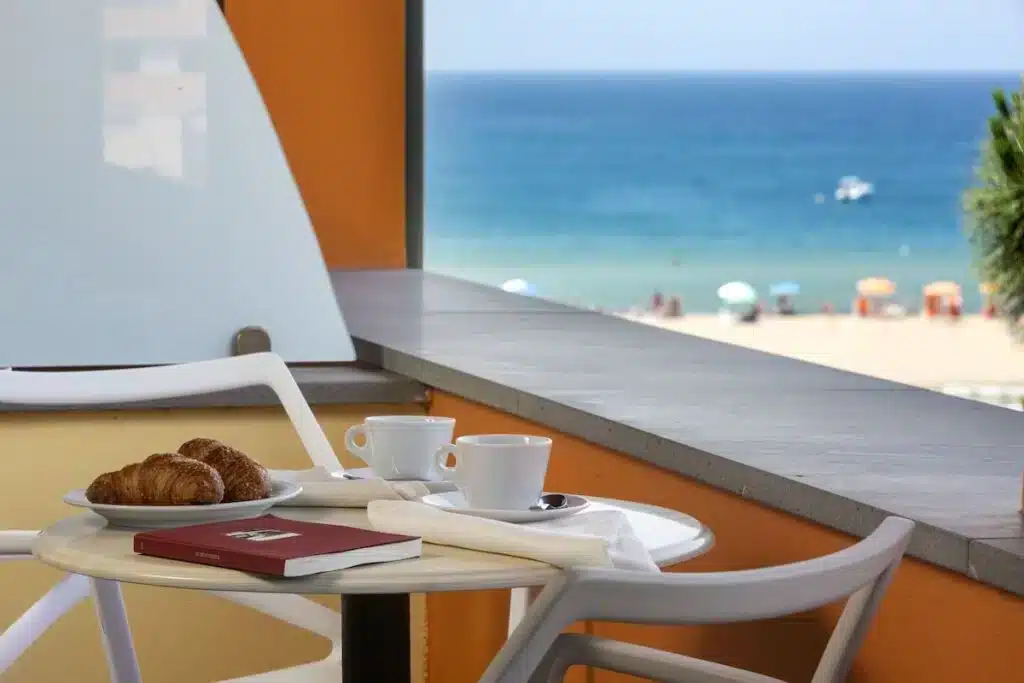Hotel sulla spiaggia a Bosa Marina 