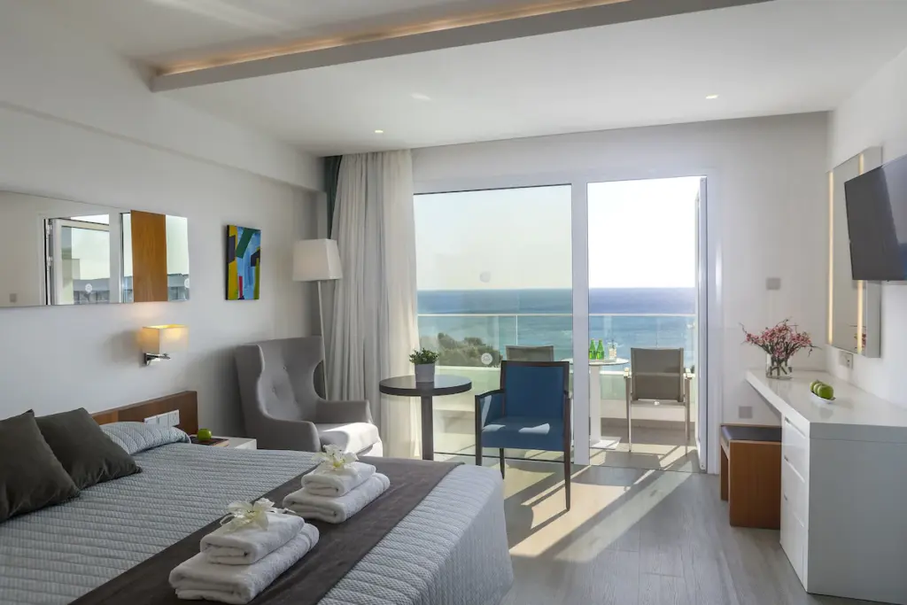 hotel vista mare ad ayia napa