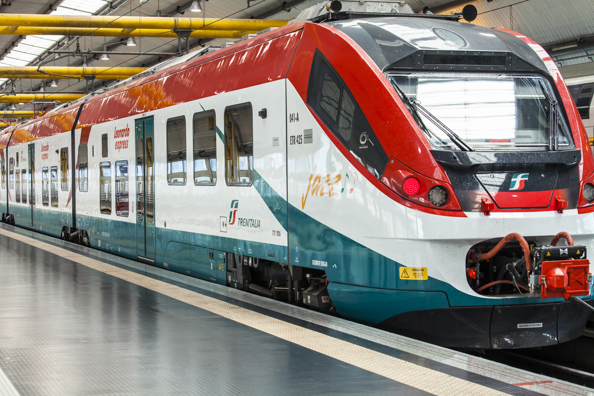 Il Leonardo Express alla stazione ferroviaria dell'aeroporto di Fiumicino