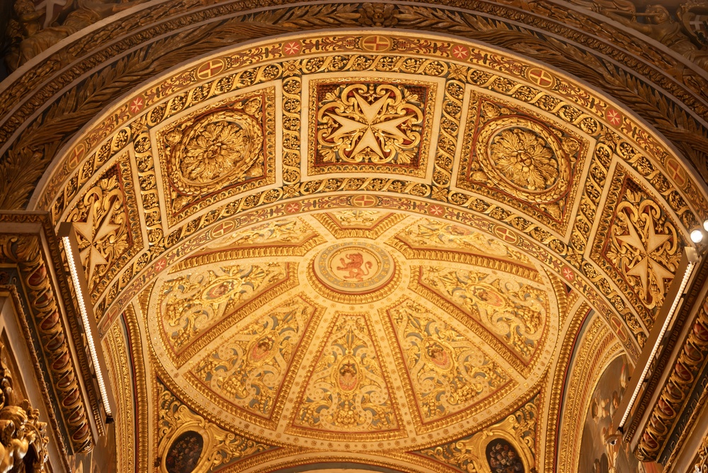 L'interno dorato della Concattedrale di San Giovanni a La Valletta