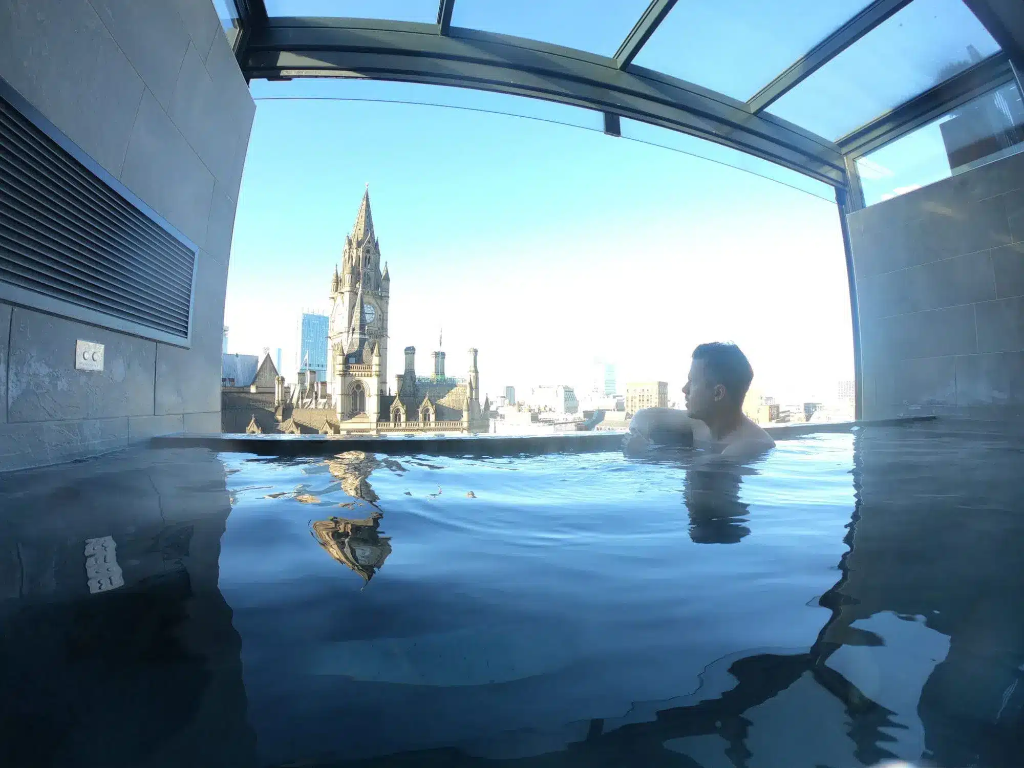 Io nella piscina dell'hotel