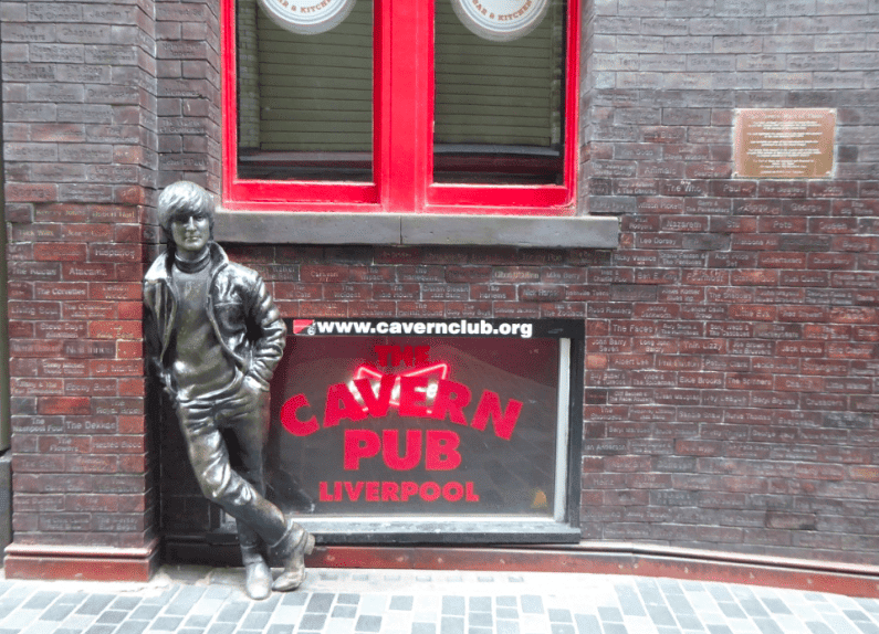 John Lennon a Liverpool