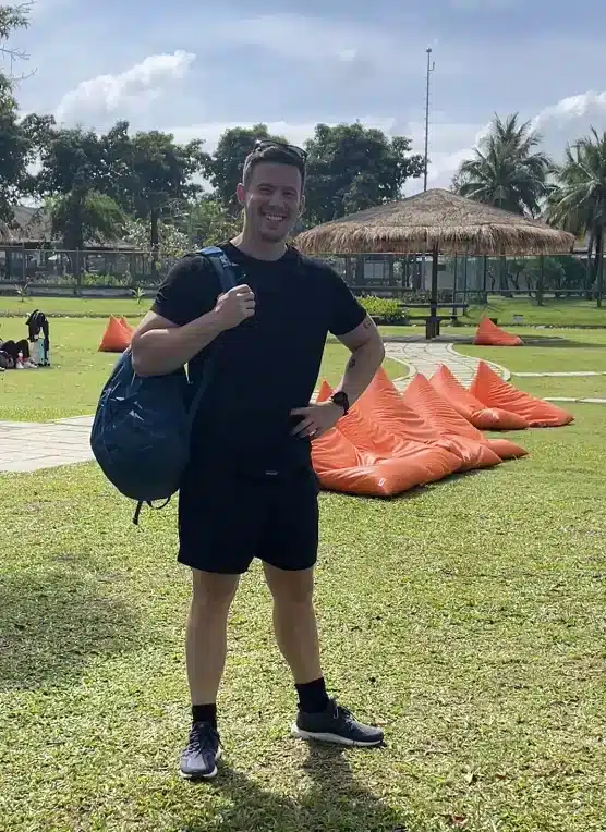 Kristoffer Føns, travel blogger, all'aeroporto di Koh Samui