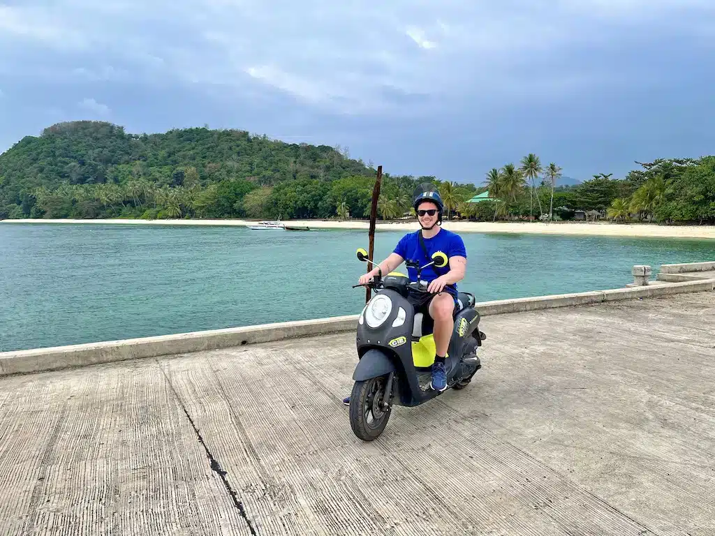 Kristoffer Fons, travel blogger di Destination Well Known, a Koh Yao Yai in Thailandia