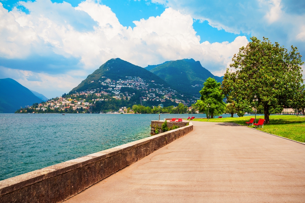 Lugano e il Lago di Lugano nella Svizzera meridionale