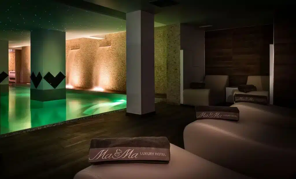 Ma&Ma, hotel con piscina coperta in Sardegna