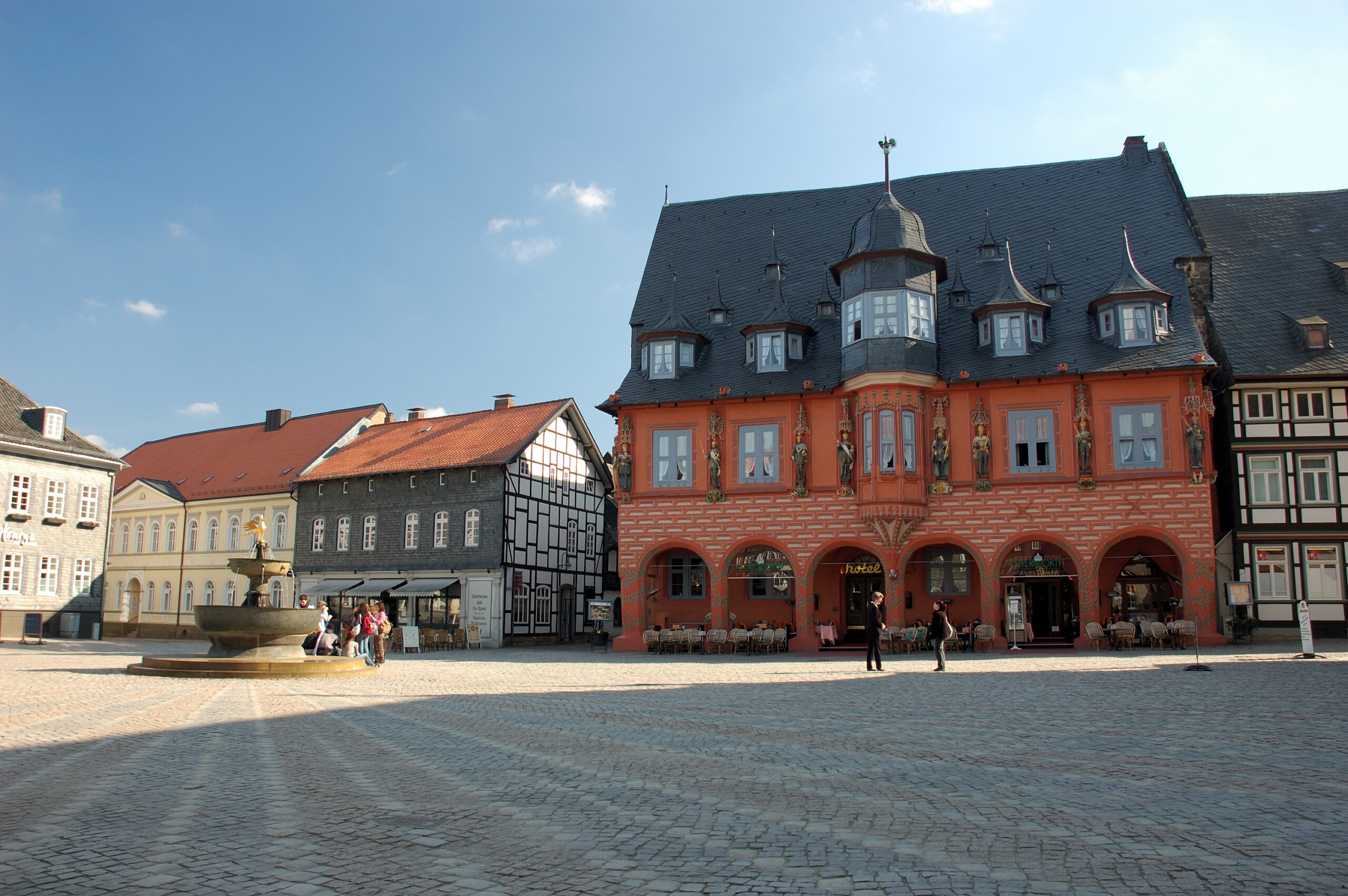 Marktplatz di Goslar con case a graticcio