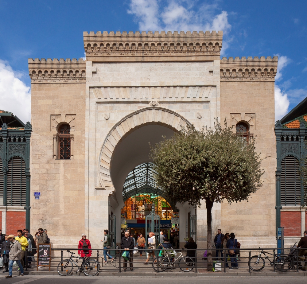 Il mercato coperto Mercado Central de Atarazanas visto da Calle Atarazanas a Malaga